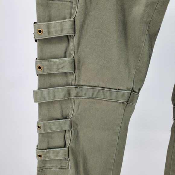 Refuge Juniors Bootcut Green Denim Decorative Buckles Size 5/6 New - Picture 3 of 6